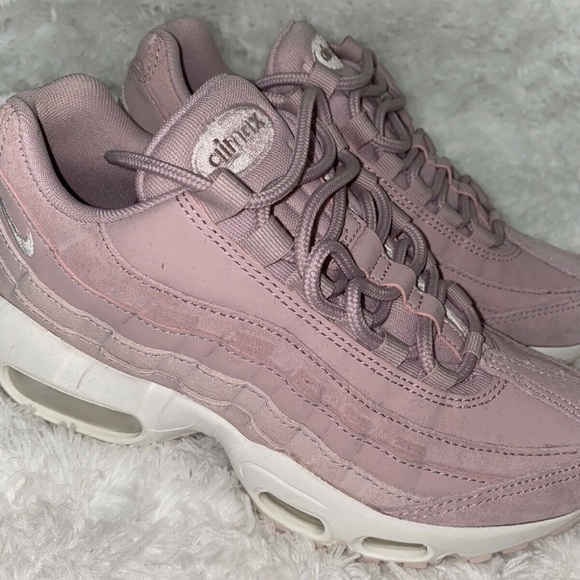 Women’s Nike Air Max 95 Premium ‘BARELY ROSE’ - Picture 2 of 6